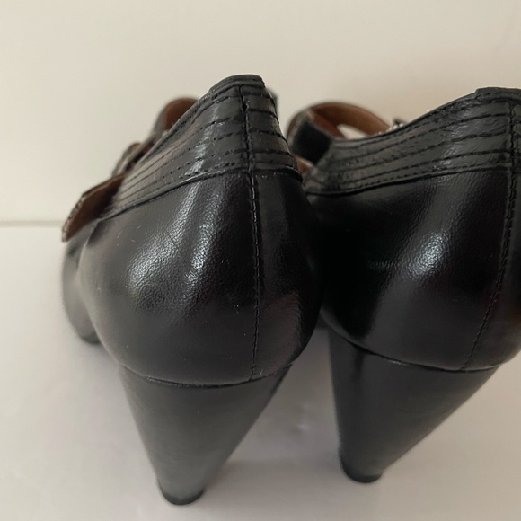 Miz Mooz Womens 10 Black Crisscross Pattern With Gold Buckle MaryJanes - Picture 4 of 15